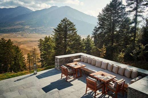 six-senses-gangtey-bhutan-familienluxusreisen-thefamilyproject-terrace