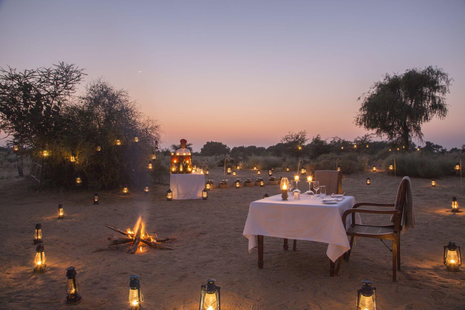 sujan-the-serai-indien-familienluxusreisen-thefamilyproject-diner