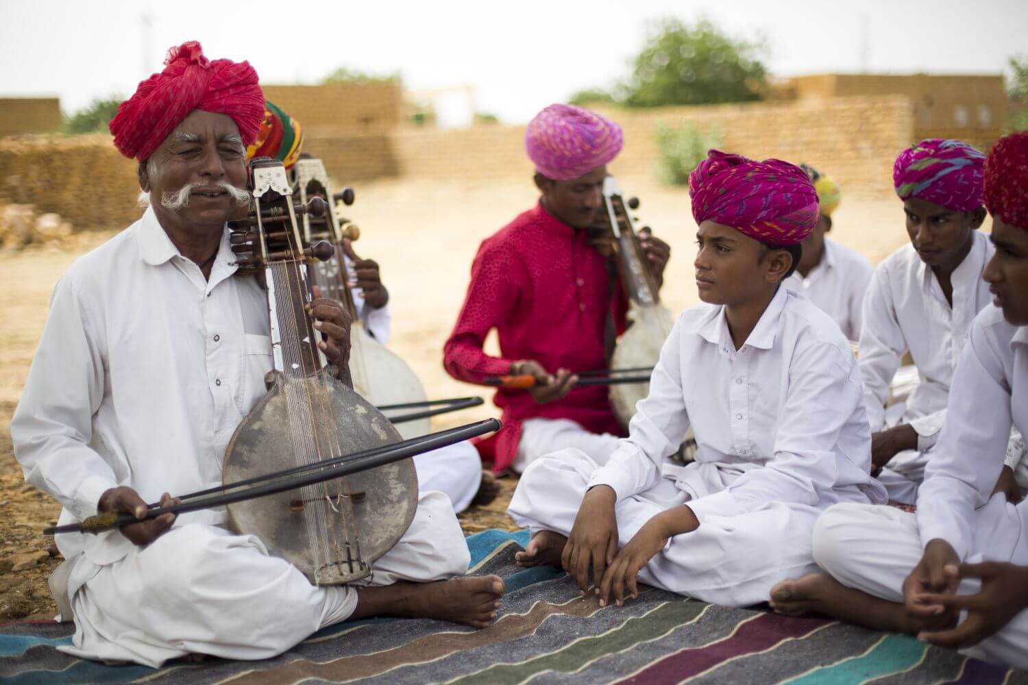 sujan-the-serai-indien-familienluxusreisen-thefamilyproject-musiker