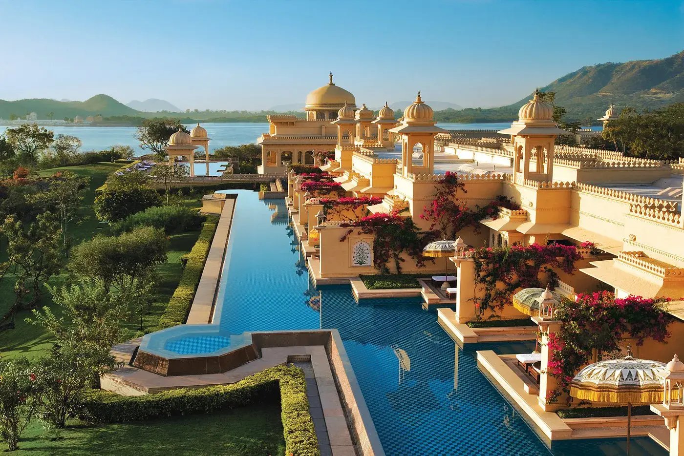 the oberoi udaivilas udaipur Swimup Pool