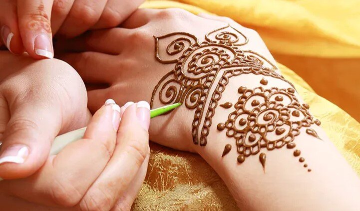 The Oberoi Udaivilas Henna painting