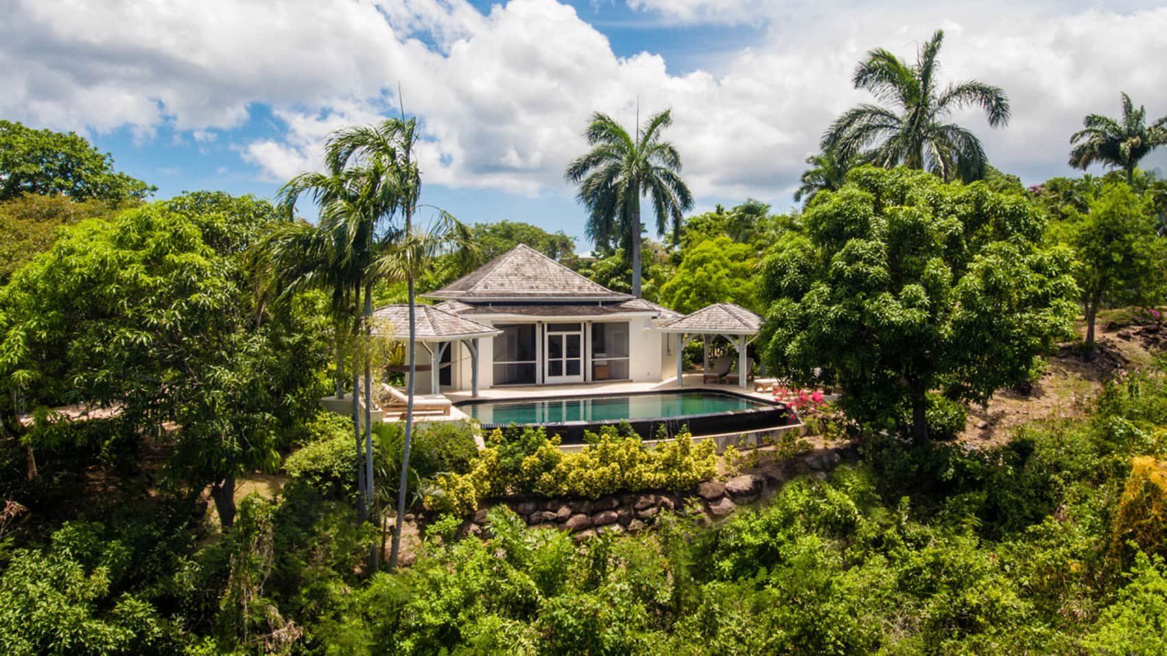 Four Seasons Resort Nevis Private Villa mit Pool in üppigem Garten