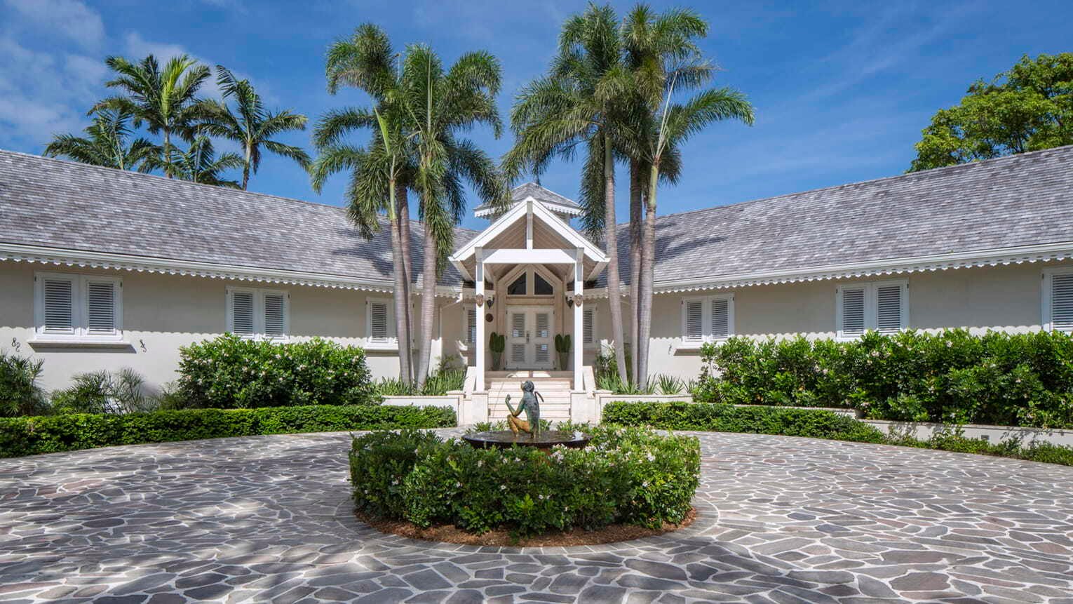 Four Seasons Resort Nevis St.Kitts Nevis Mahogany Hill Estate Eingang