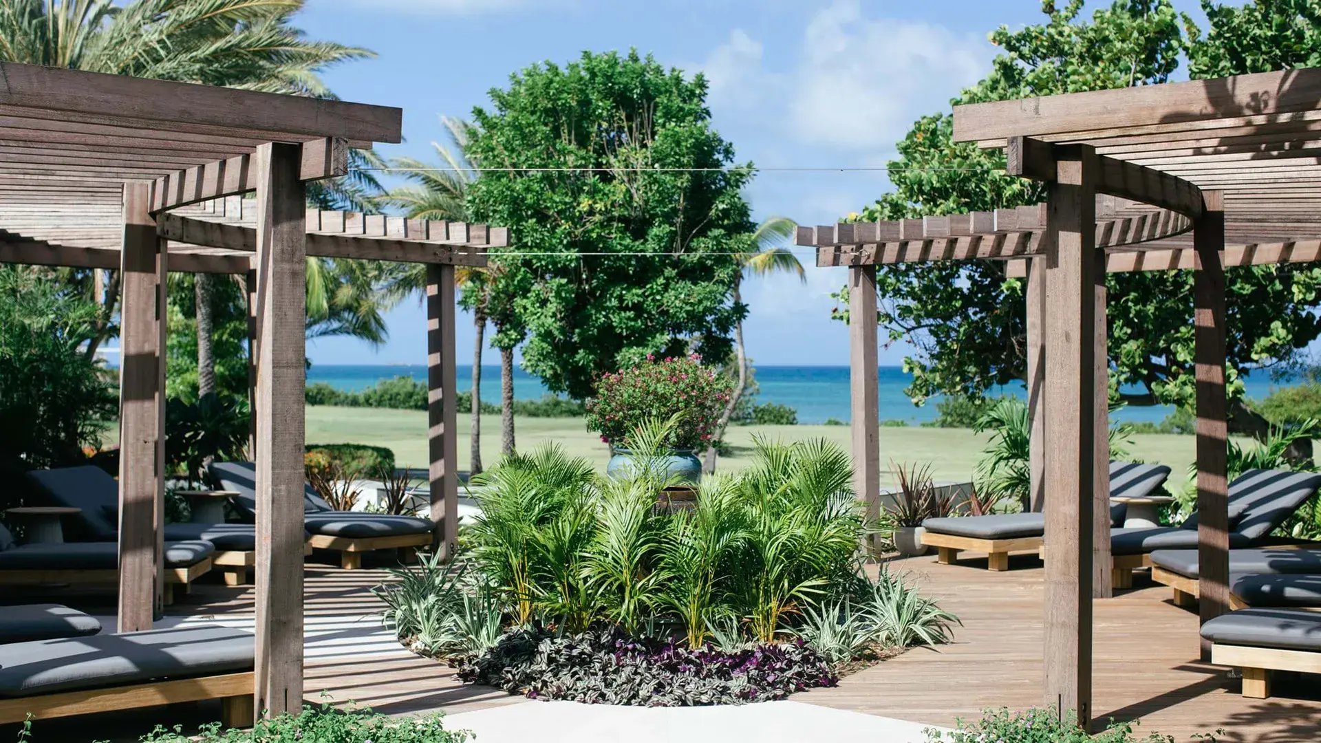 jumby bay antigua karibik pool familienspass the family project luxus familie kinder reisen