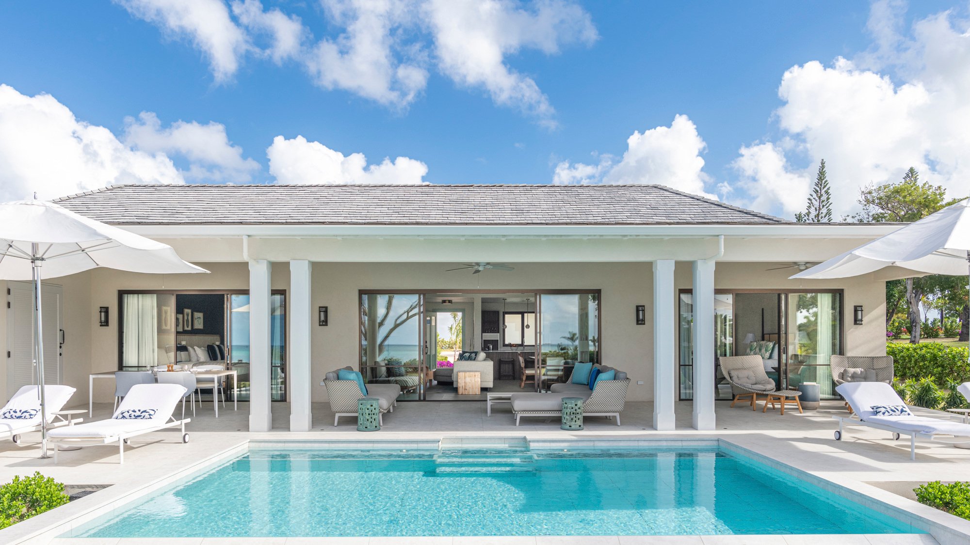 jumby bay Private Villa mit Pool und Liegen