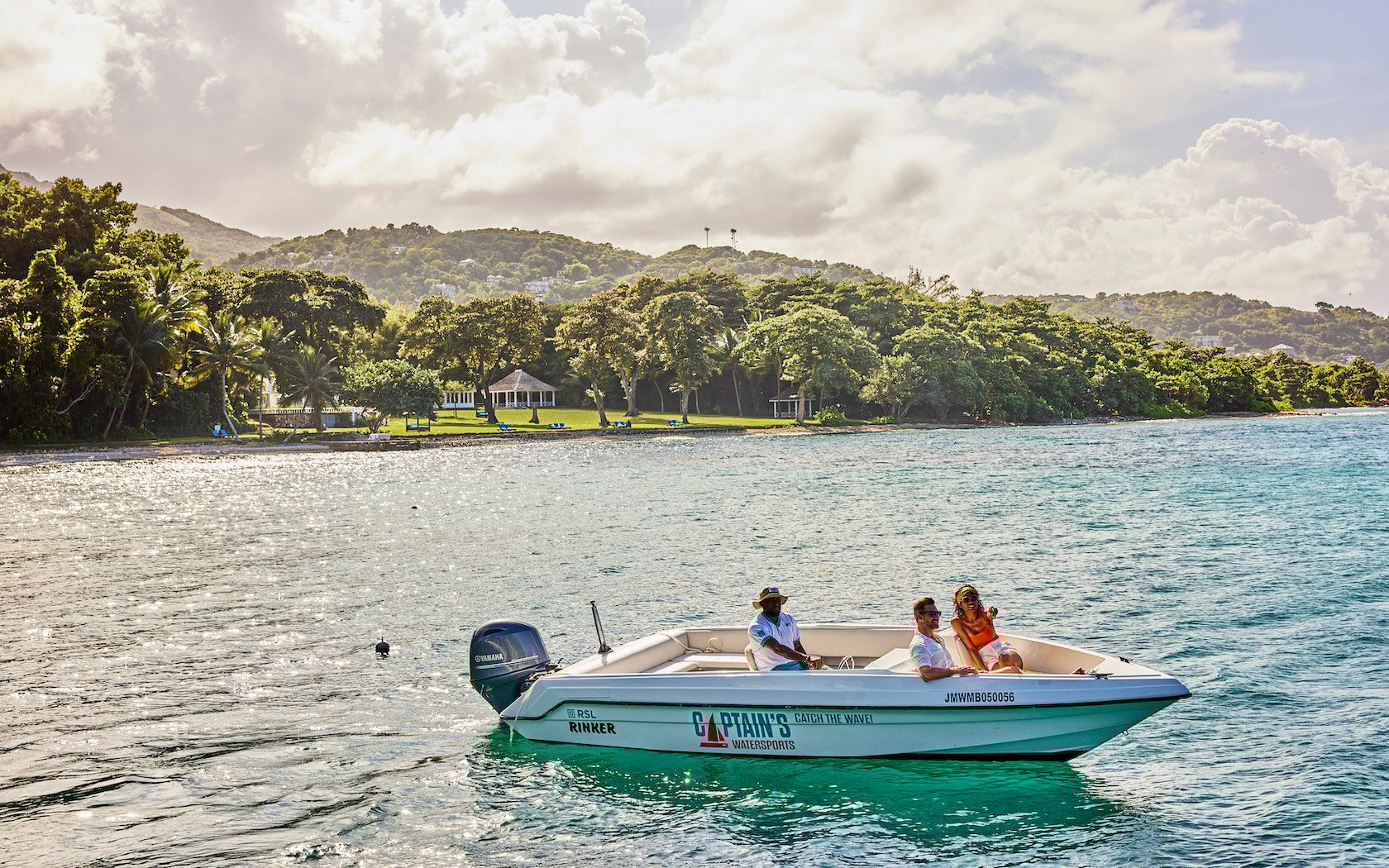 Round Hill boat tour