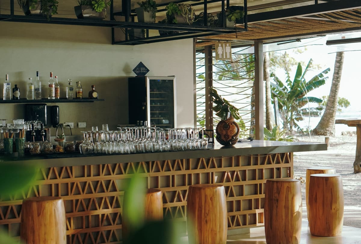 nantipa-costa-rica-familienluxusreise-thefamilyproject-bar