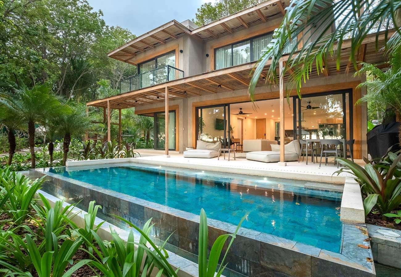 nantipa-costa-rica-familienluxusreise-thefamilyproject-beach-front-villa-aussenbereich