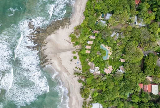 nantipa costa rica familienluxusreise thefamilyproject droneshot hotel