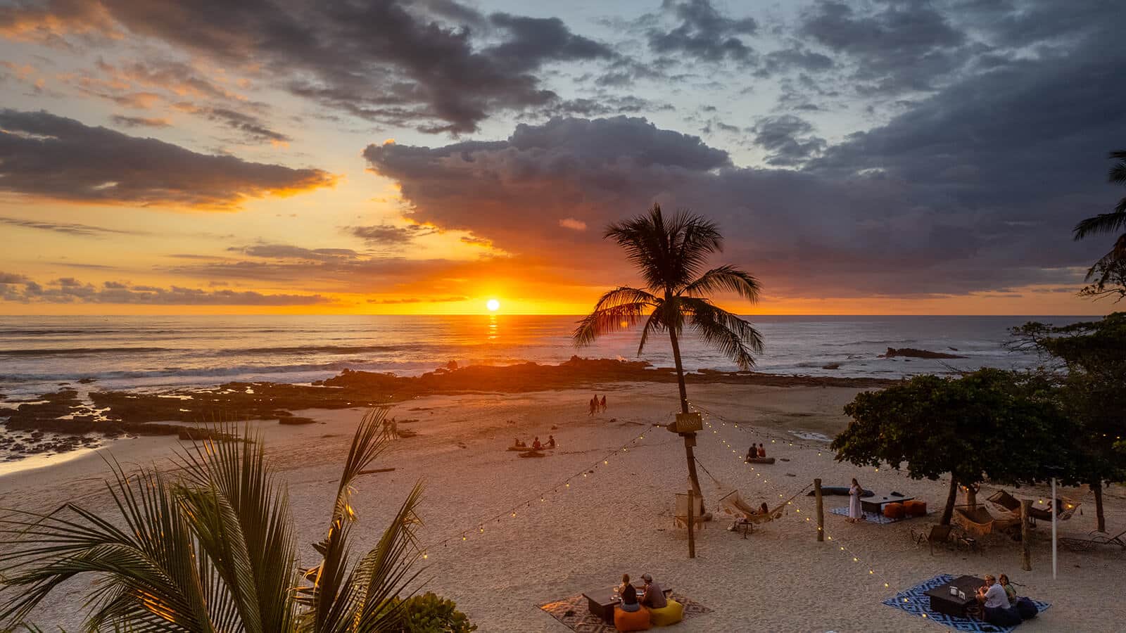 nantipa-costa-rica-familienluxusreise-thefamilyproject-sonnenuntergang-strand
