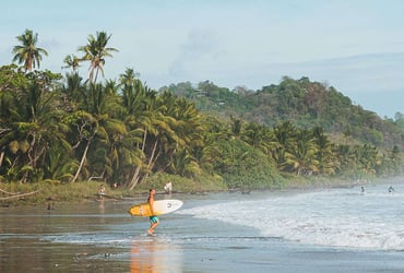 nantipa-costa-rica-familienluxusreise-thefamilyproject-surfen