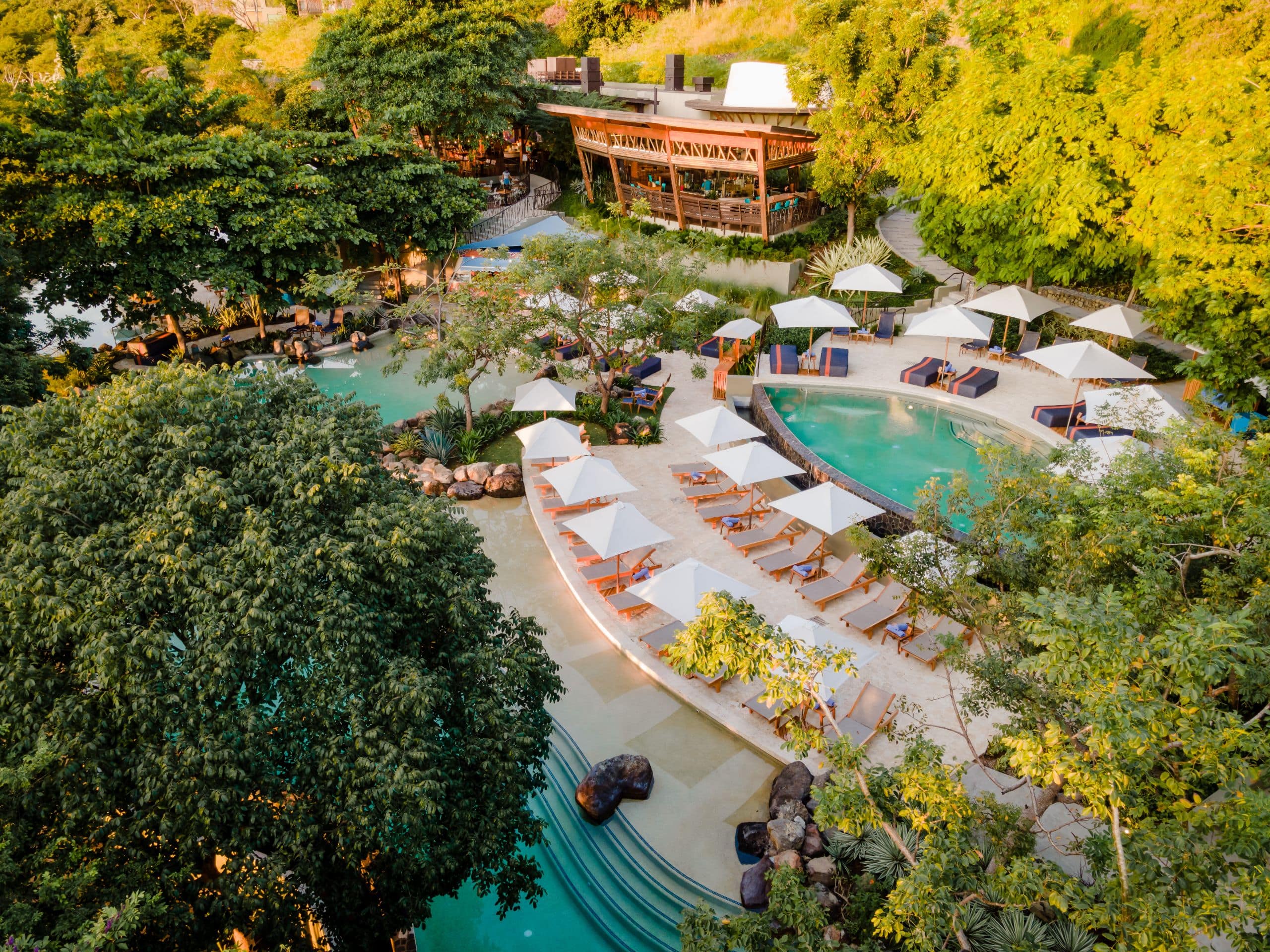 Andaz Resort at Peninsula Papagayo Restaurant Rio Bhongo Poolbereich