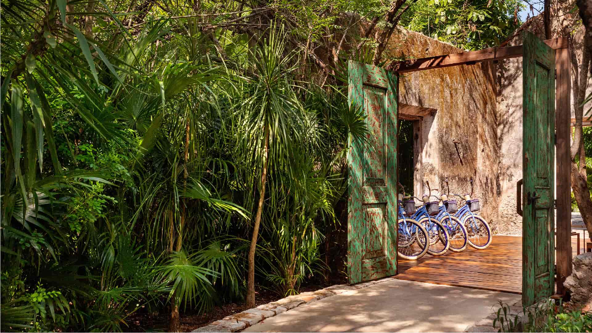 Chable Yucatan Eingangstor mit Leihfahrrädern