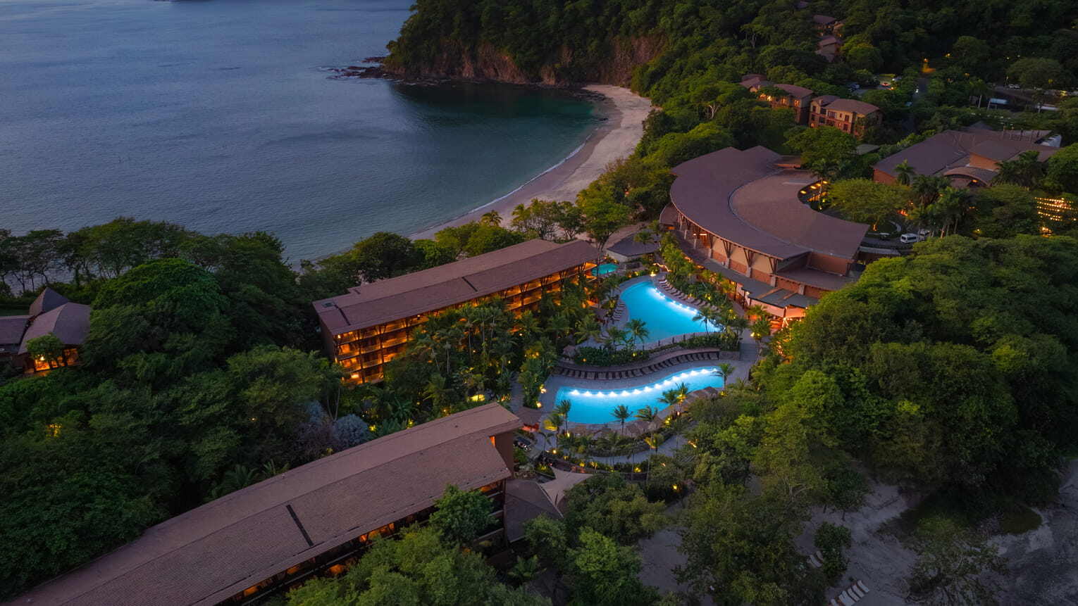 Four-Seasons-Papagayo-Peninsula-Costa-Rica-Mittelamerika-Hotelansicht-bei-Nacht