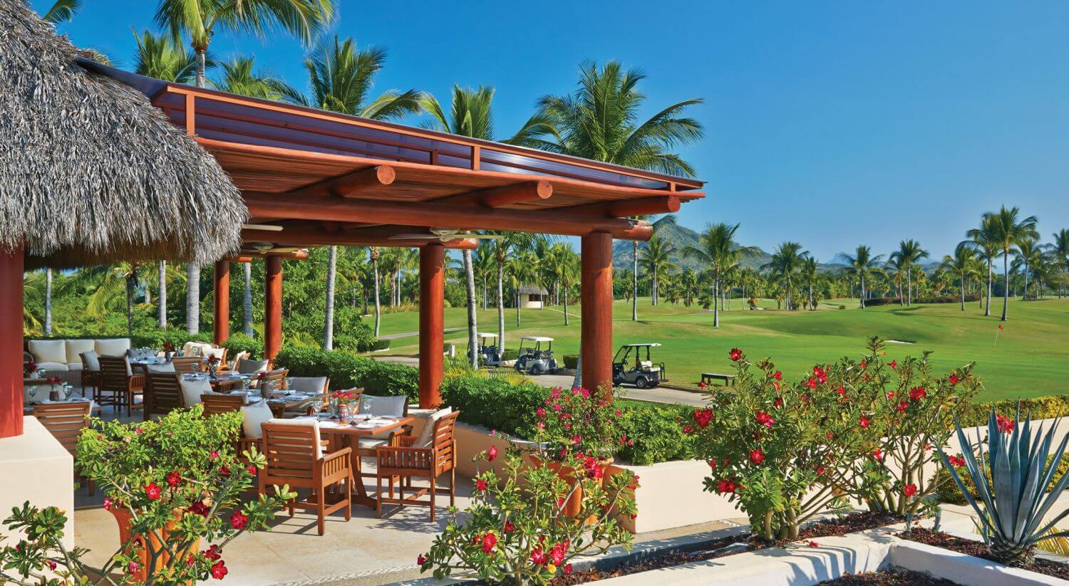 four seasons resort punta mita restaurant mit Blick auf den Golfplatz