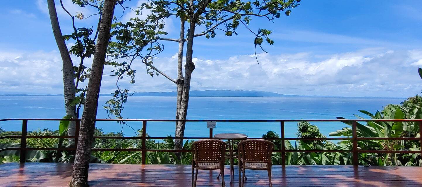 Lapa Rios lodge Deluxe Bungalow Aussicht von der Terrasse auf das Meer