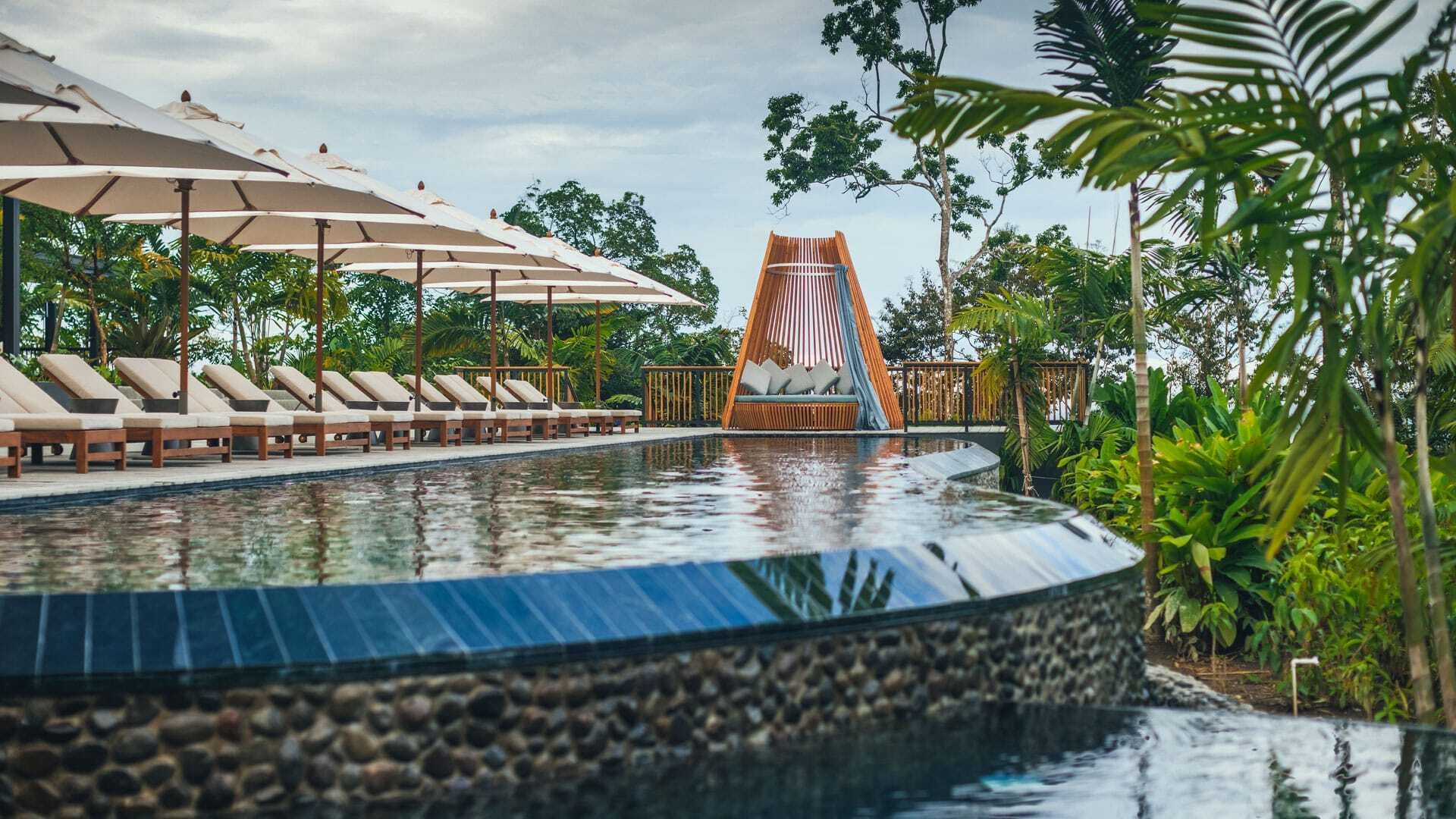 nayara-tented-camp-costa-rica-familienluxusreise-thefamilyproject-pool