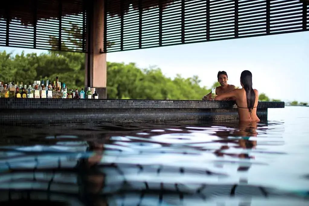 nizuc poolbar