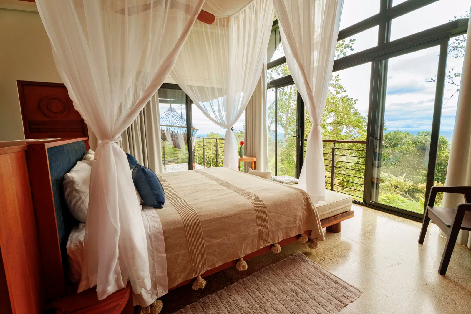 origins-astral-lodge-costa-rica-familienluxusreisen-thefamilyproject-schlafzimmer