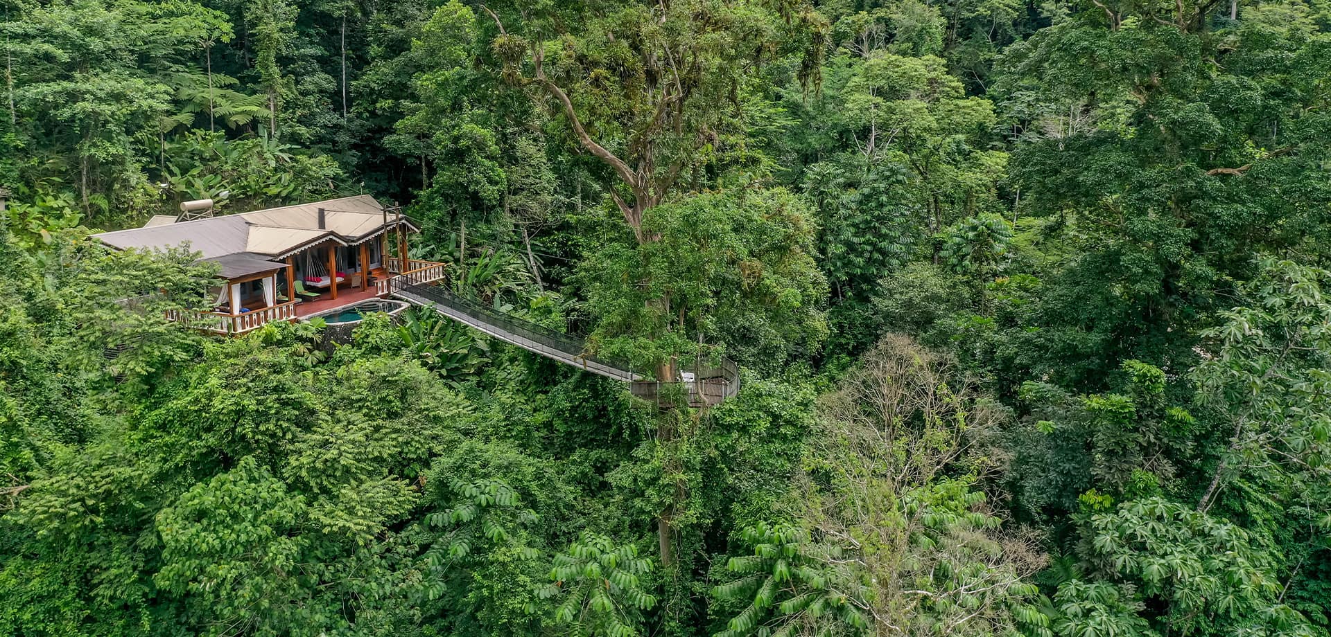 Pacuare Jungle Lodge Villa mit privatem Pool zwischen den Baumkronen