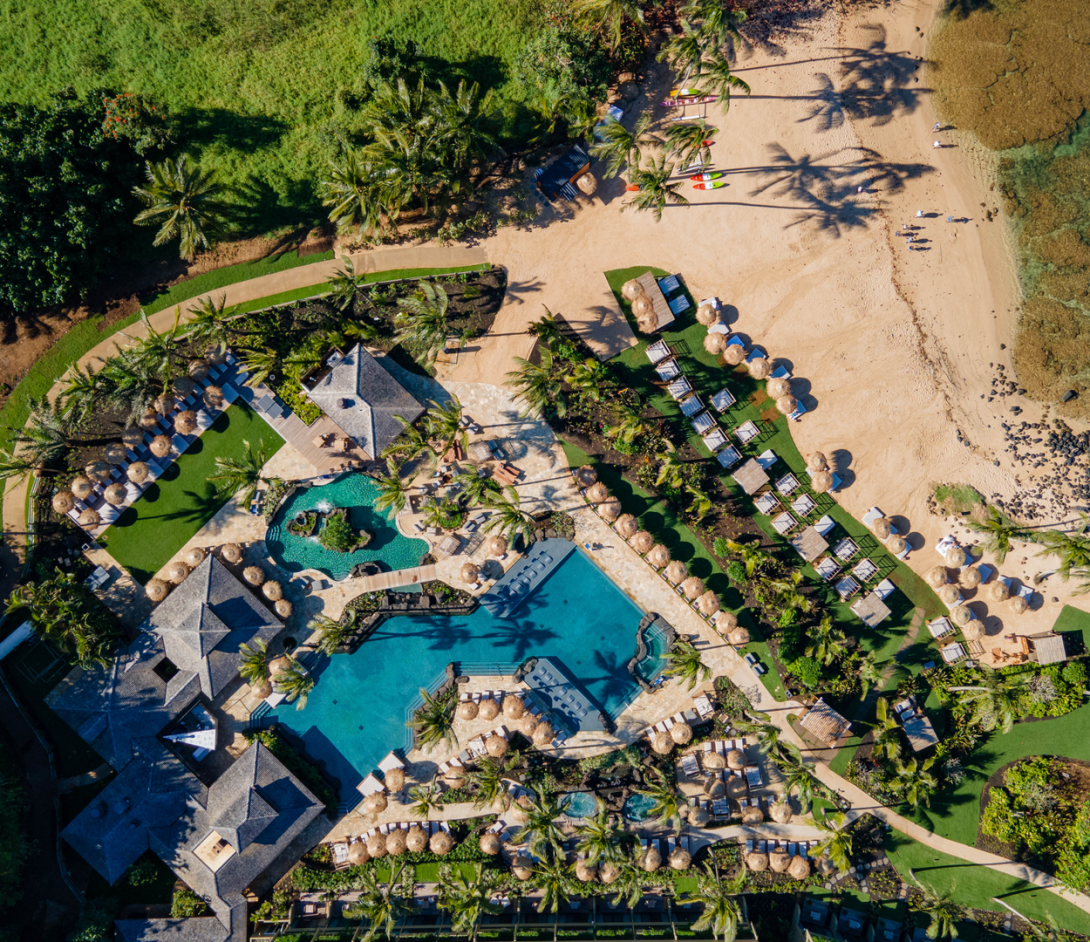 1-hotel-hanalei-bay-kauai-hawaii-familienluxusreisen-thefamilyproject-aerial