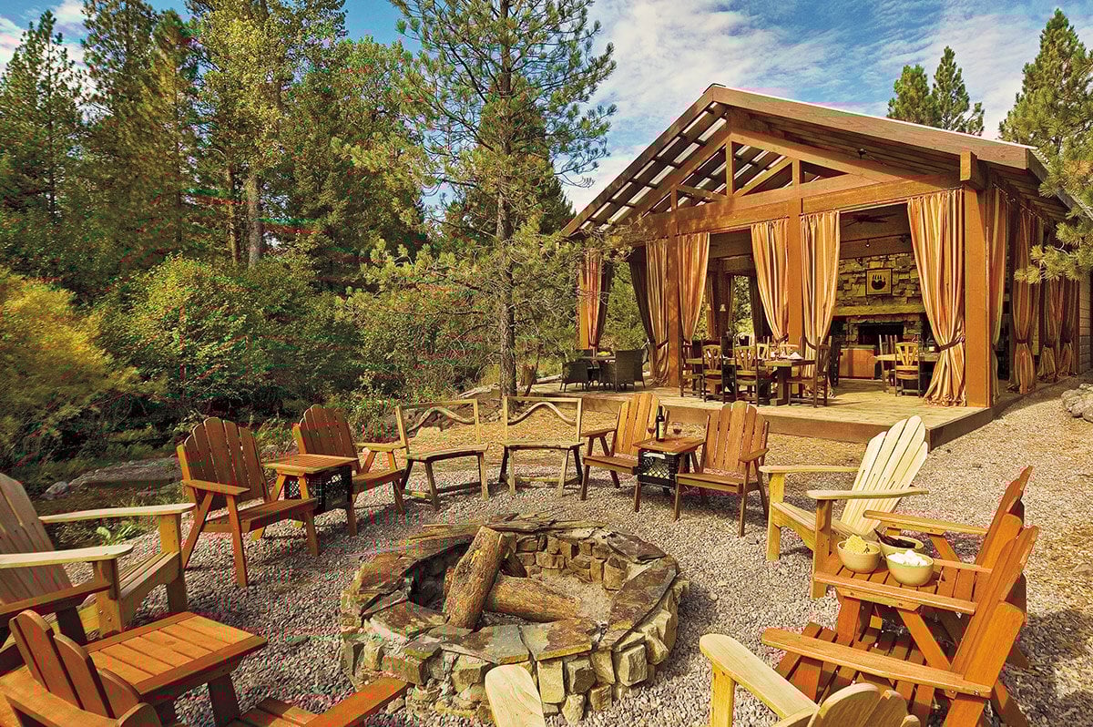The Resort at Paws up Sitzgelegenheit um das Lagerfeuer