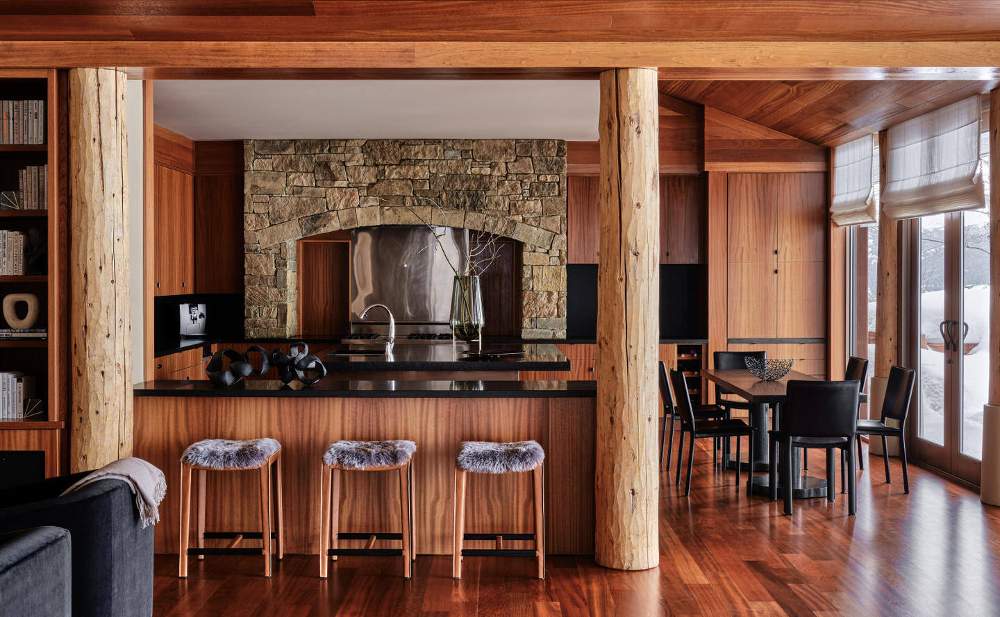 Amangani Wapiti Home Bar