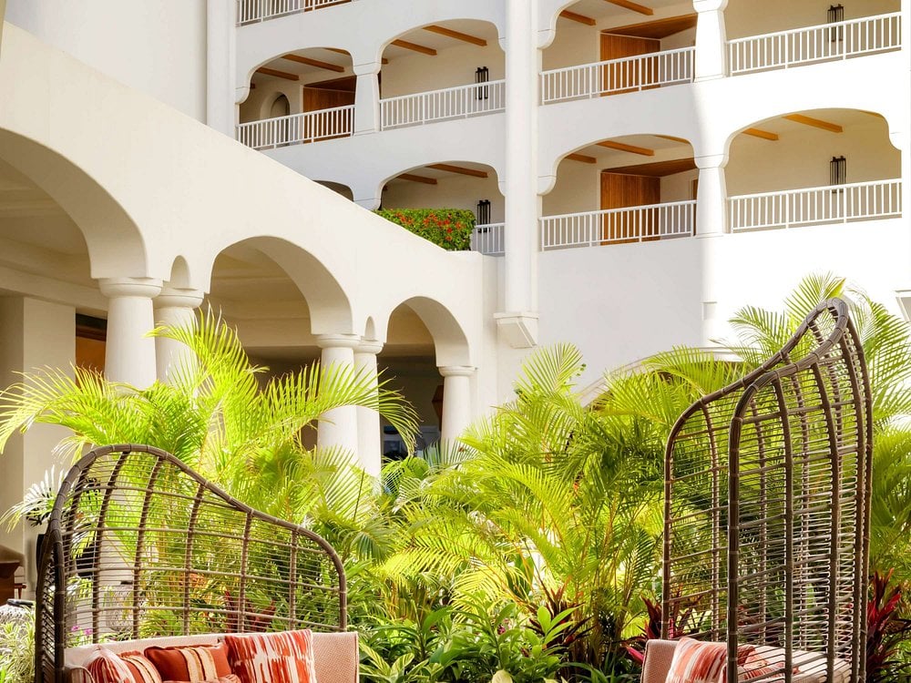fairmont-kea-lani-maui-hawaii-hotel-familienluxusreisen-thefamilyproject-exterior