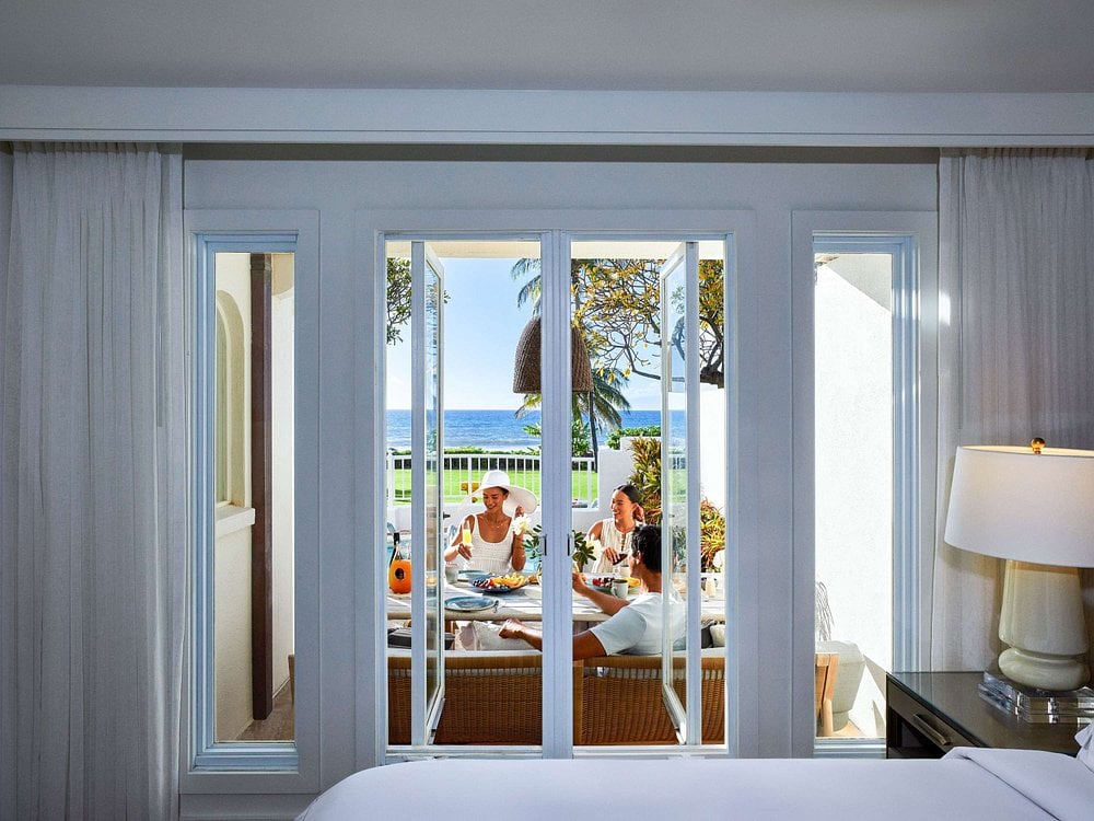 fairmont-kea-lani-maui-hawaii-hotel-familienluxusreisen-thefamilyproject-terrasse