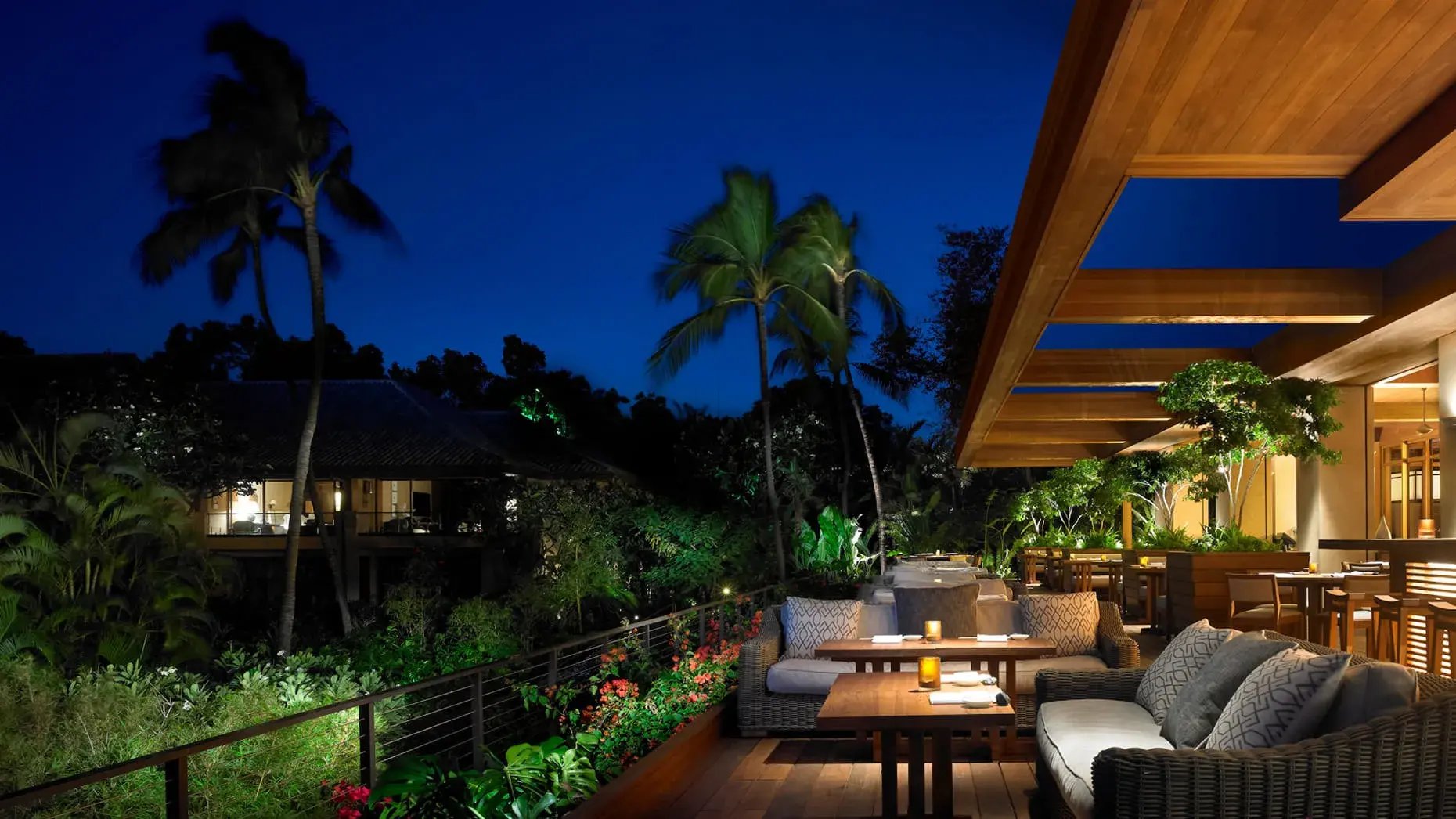 four seasons resort lanai at manele bay terrasse bei Nacht