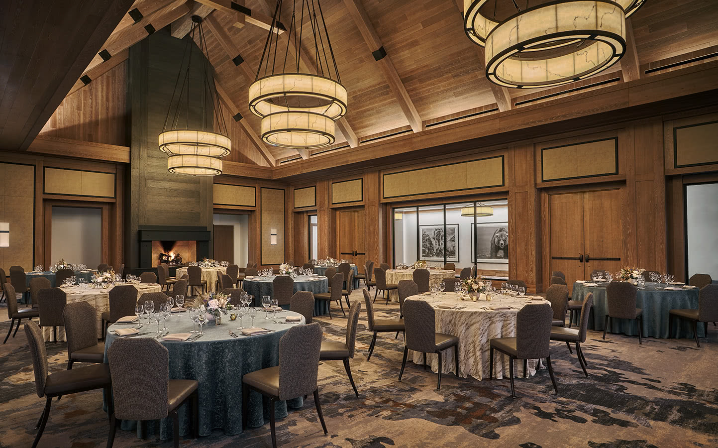 montage-big-sky-montana-hotel-familienluxusreisen-thefamilyproject-ballroom