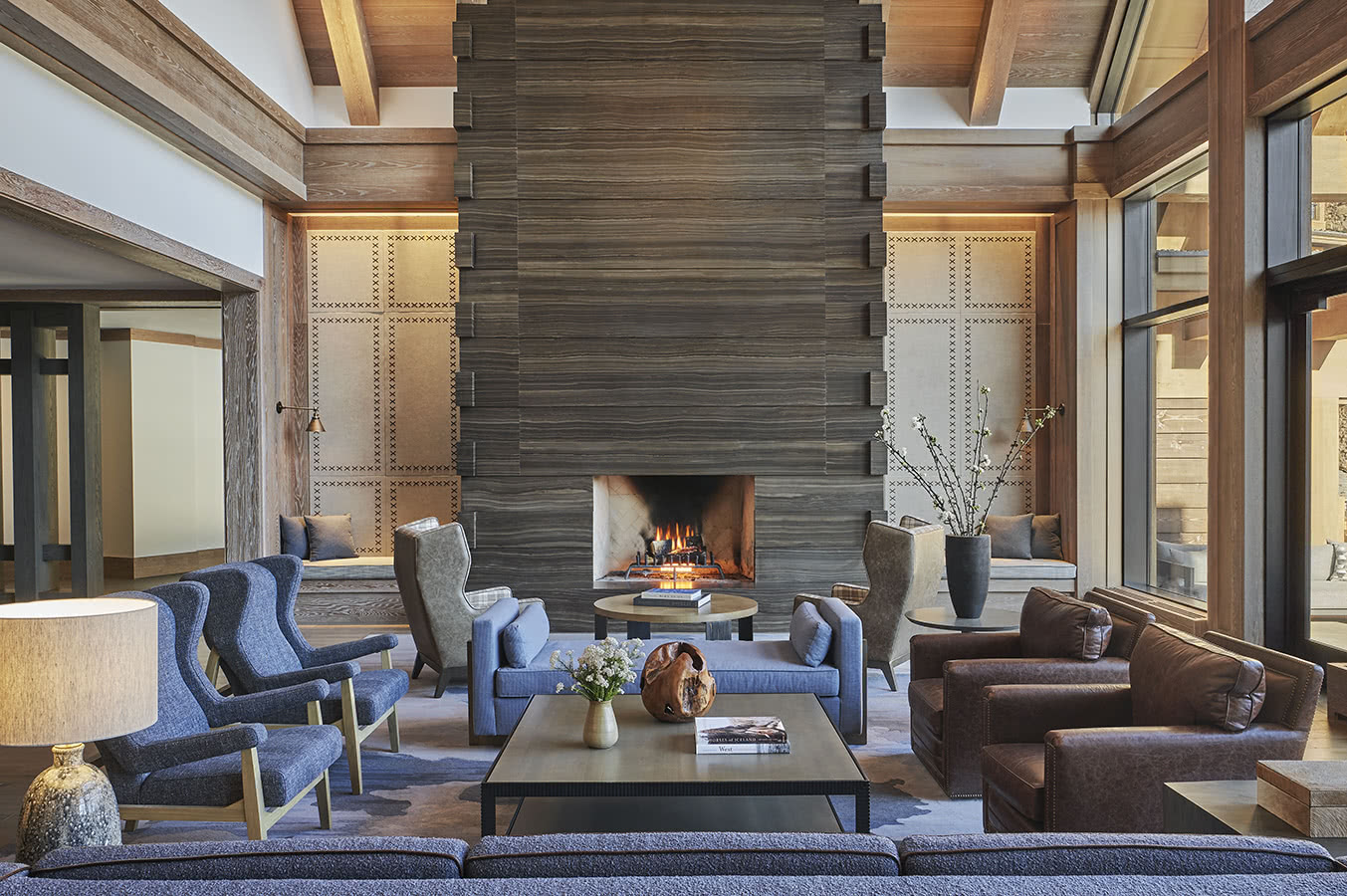montage-big-sky-montana-hotel-familienluxusreisen-thefamilyproject-lobby