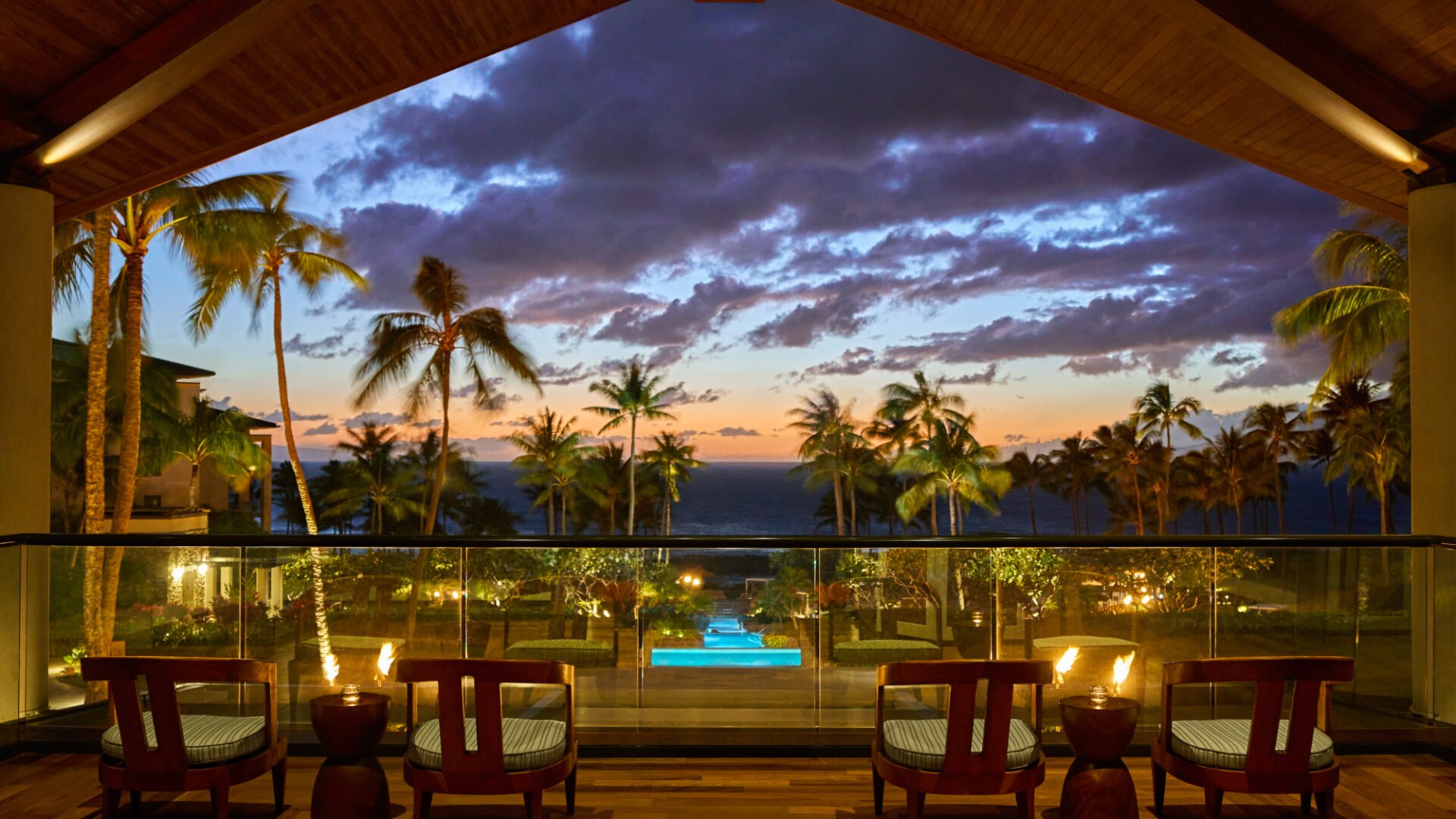 montage-kapalua-bay-hawaii-maui-familienluxusreisen-thefamilyproject-bar-aussicht