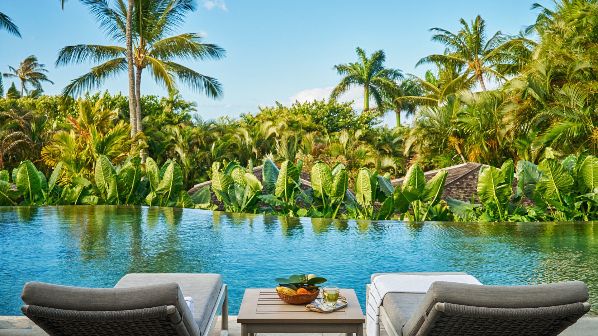 montage-kapalua-bay-hawaii-maui-familienluxusreisen-thefamilyproject-spapool