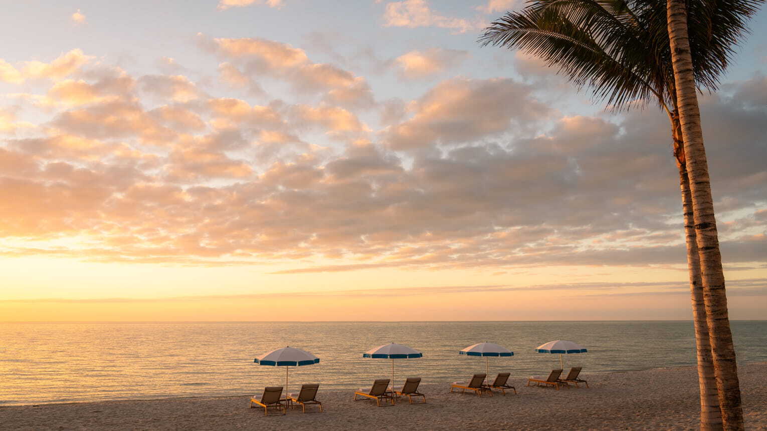 four-seasons-naples-nordamerika-familienluxusreisen-thefamilyproject-strand