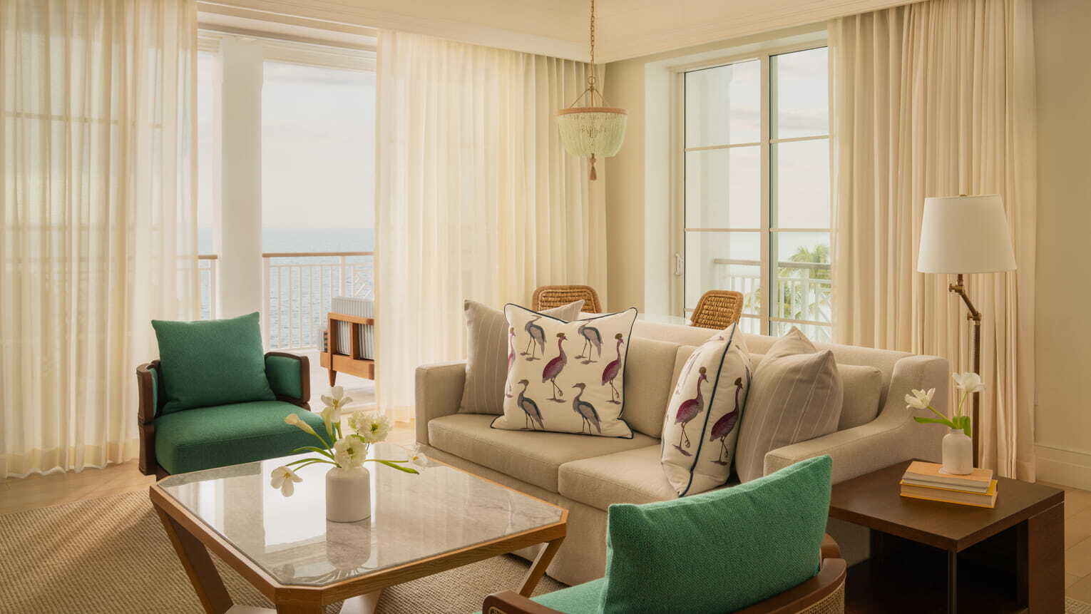 four-seasons-naples-nordamerika-familienluxusreisen-thefamilyproject-suite-wohnzimmer