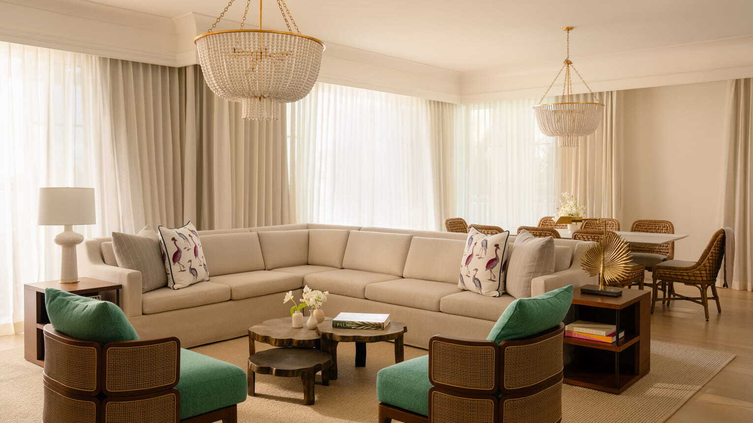 four-seasons-naples-nordamerika-familienluxusreisen-thefamilyproject-wohnbereich