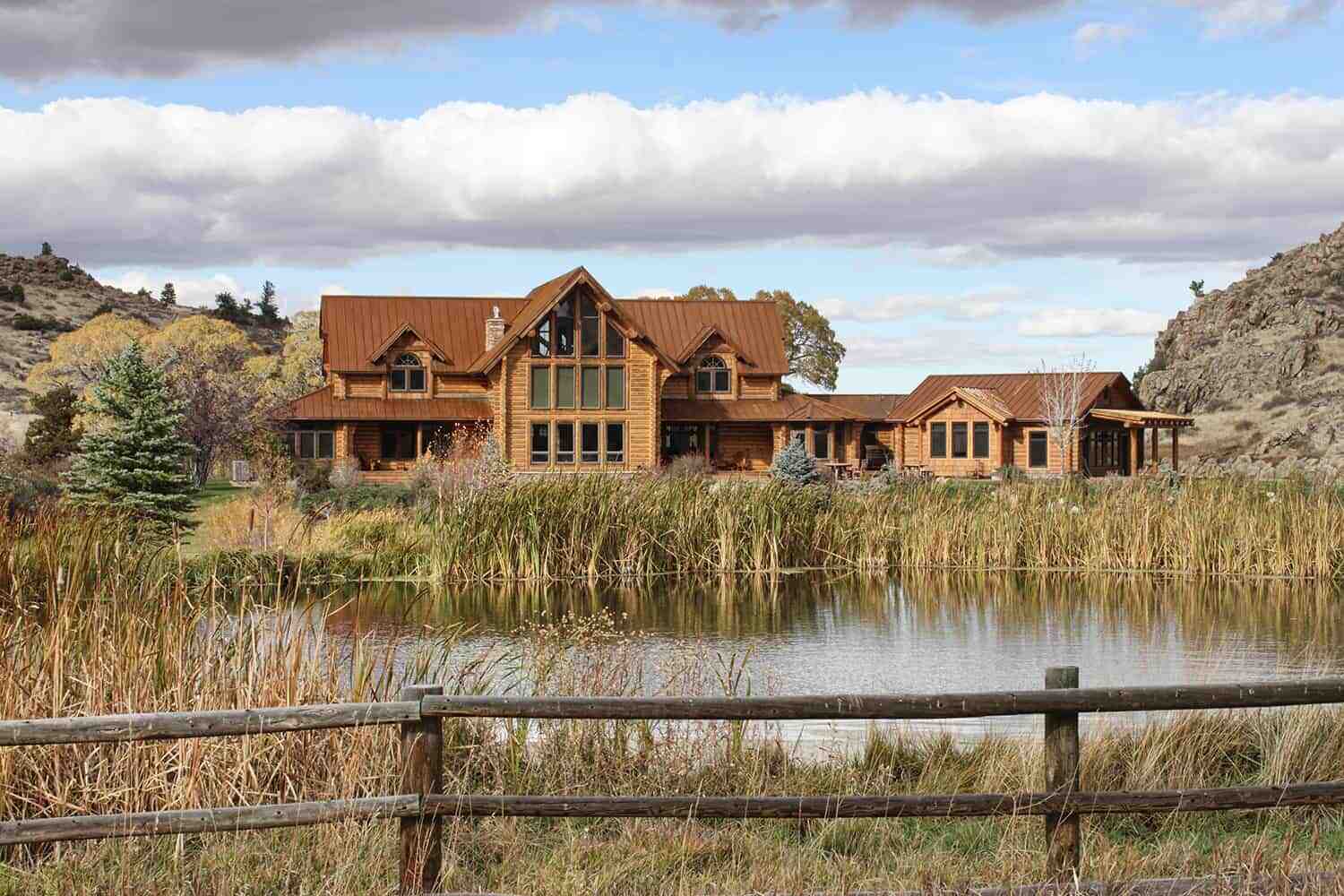 reid creek lodge cabin exterior