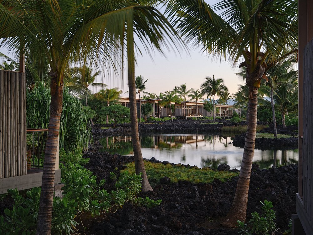 rosewood-kona-village-hotel-big-island-hawaii-familienluxusreisen-thefamilyproject-anlage
