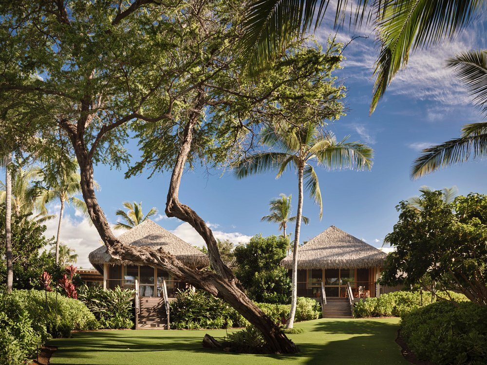 rosewood-kona-village-hotel-big-island-hawaii-familienluxusreisen-thefamilyproject-cottages