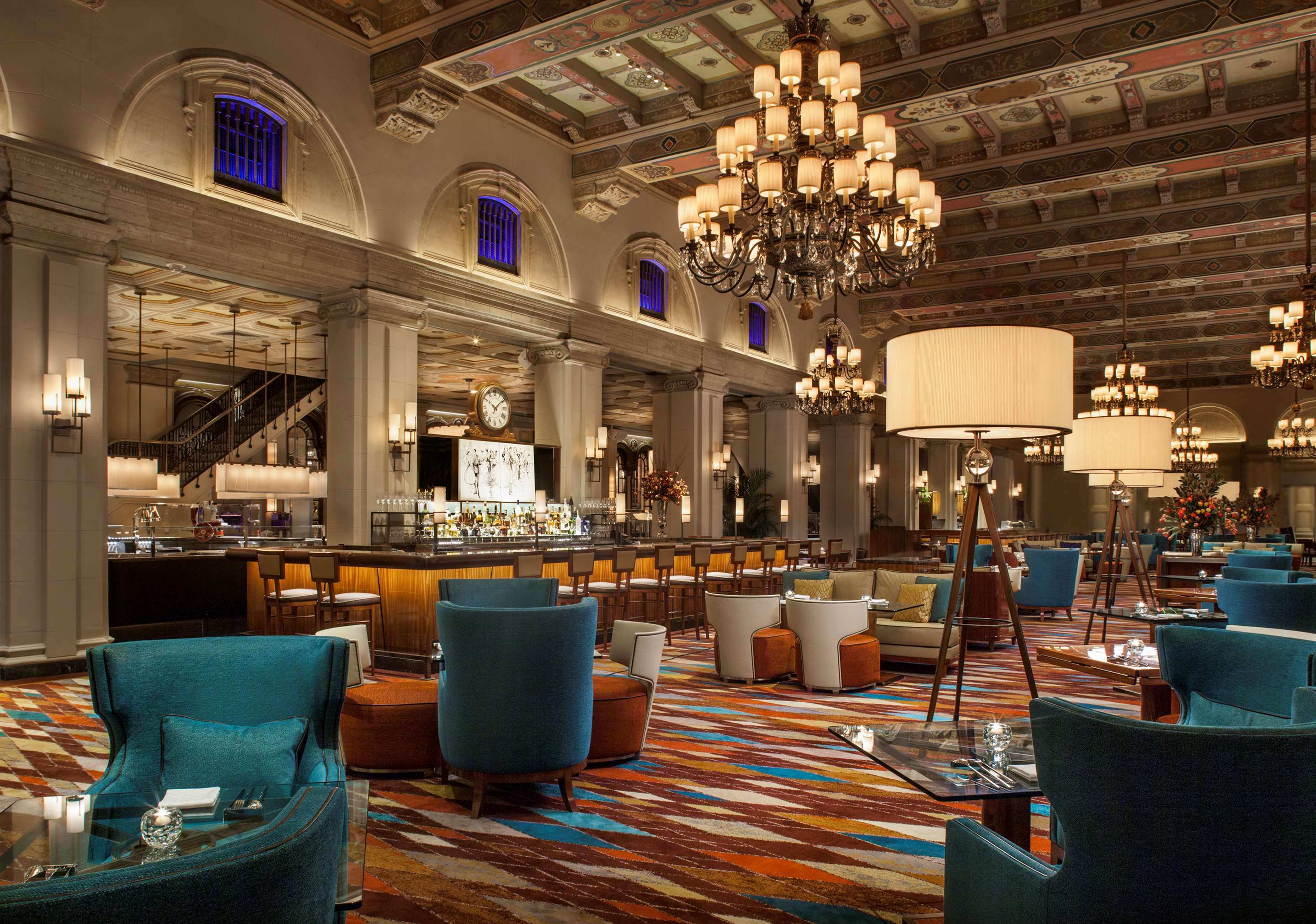 the breakers Bar Lounge