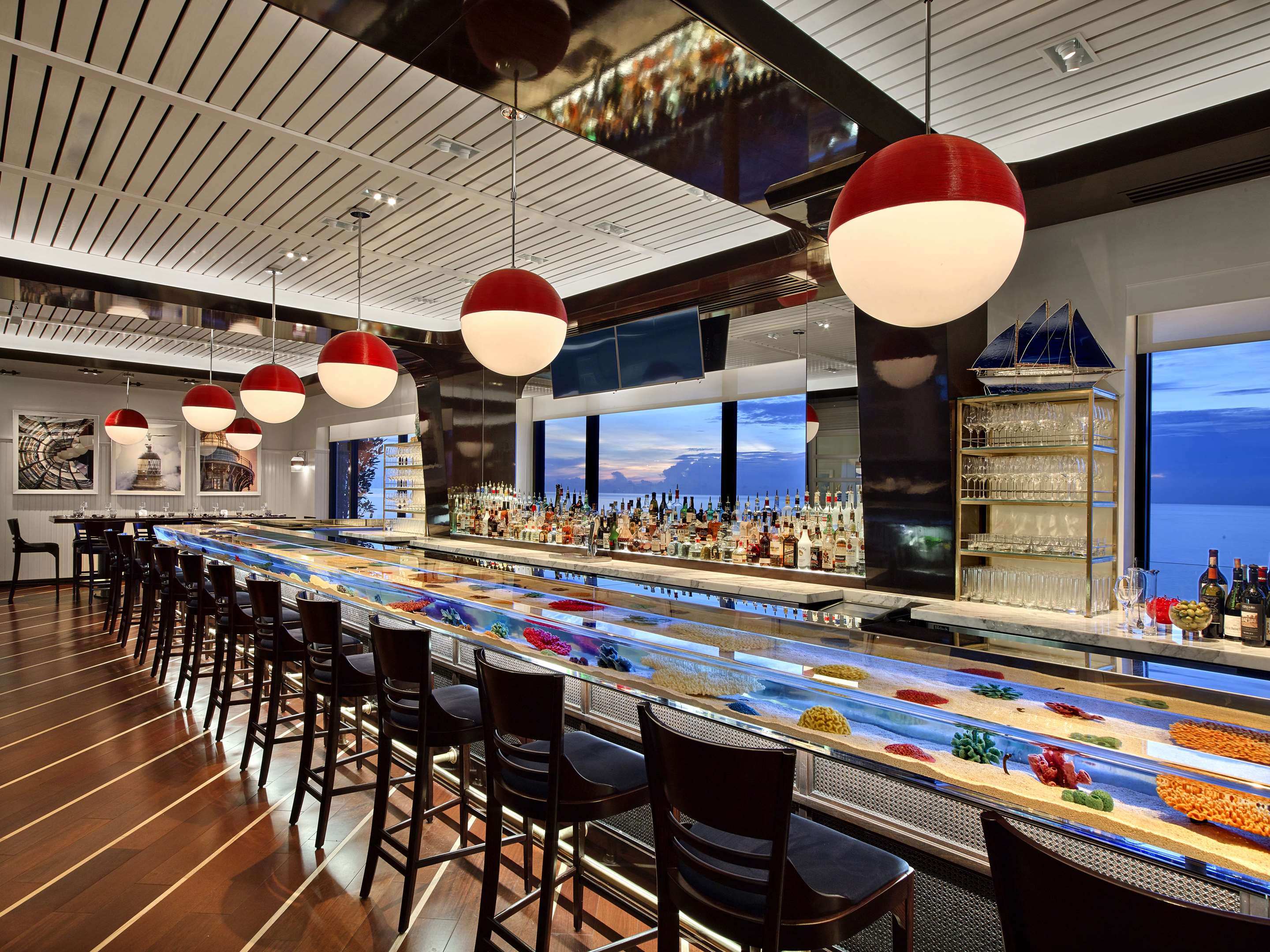 the-breakers-Bar