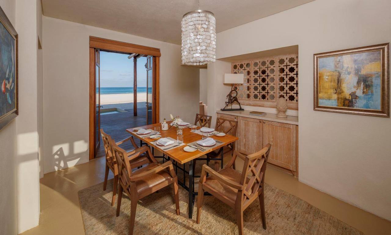 Anantara Sir Bani Yas Island al Yamm Resort Familienluxusreisen TheFamilyProject Esstisch