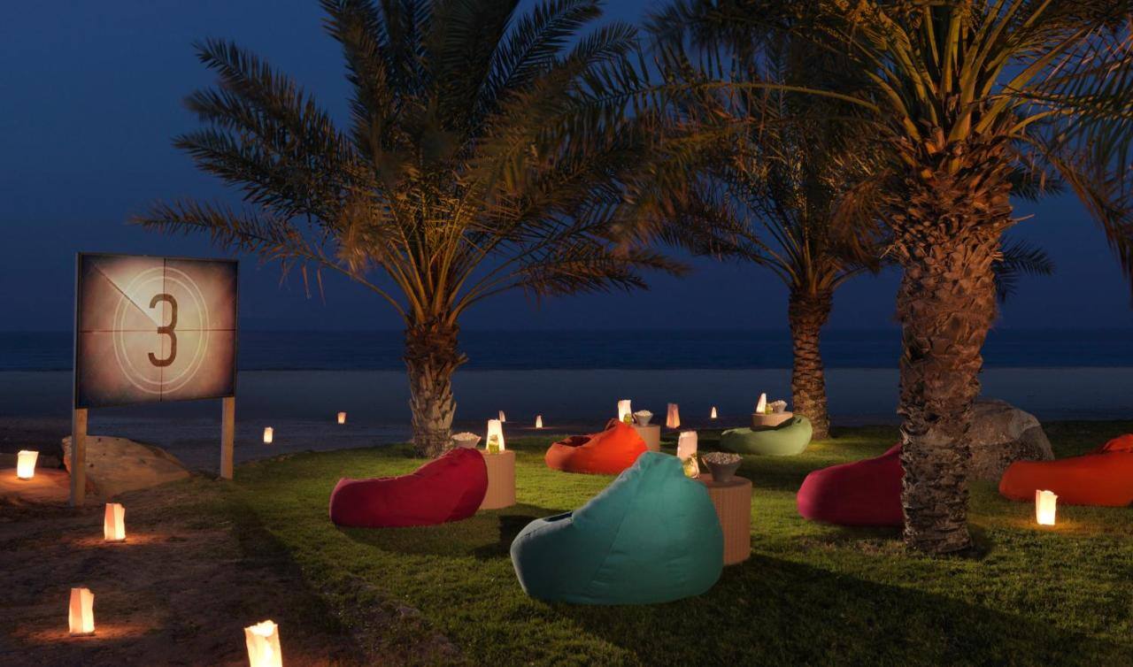Anantara Sir Bani Yas Island al Yamm Resort Familienluxusreisen TheFamilyProject Open Air Kino