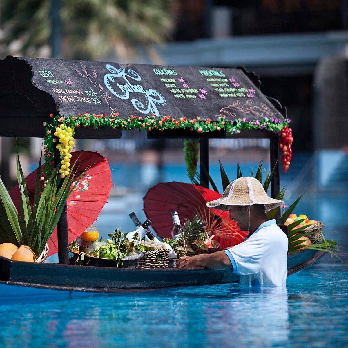 Anantara The Palm Resort Familienluxusreisen TheFamilyProject Floating Bar