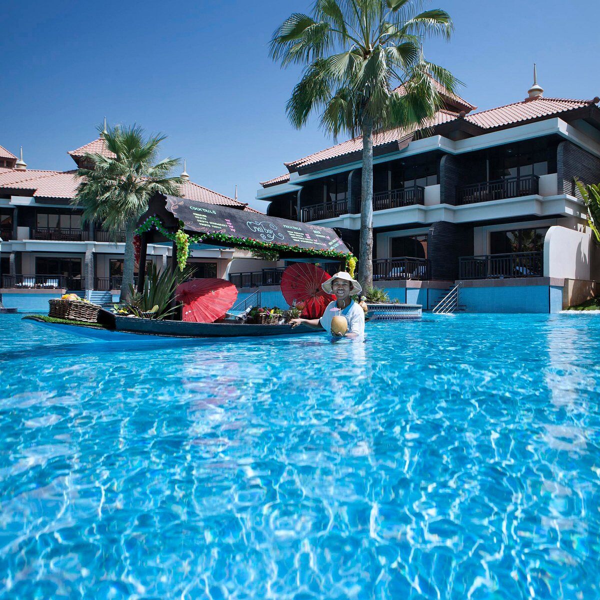 Anantara The Palm Resort Familienluxusreisen TheFamilyProject Floating Breakfast