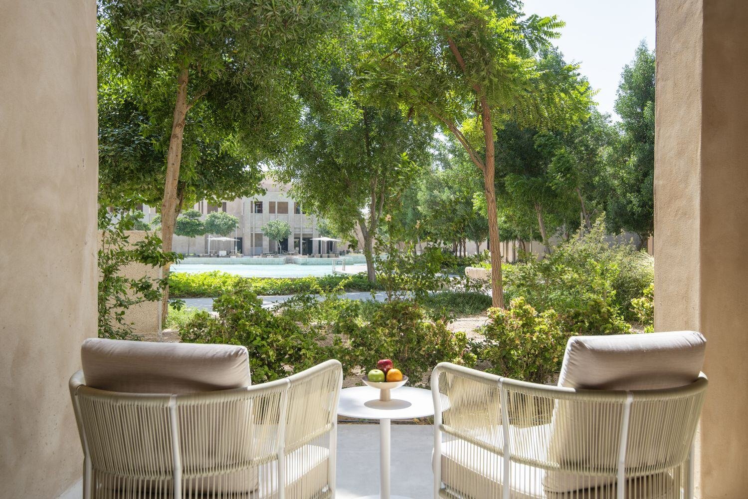 Zulal Wellness Resort Familienluxusreisen TheFamilyProject Garten Hof