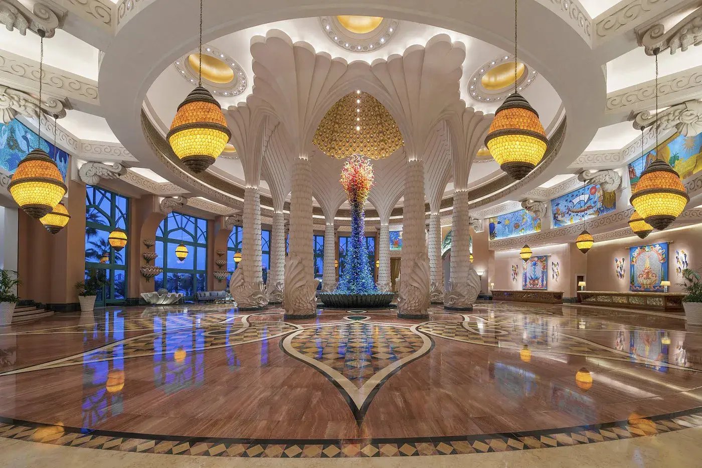 atlantis the palm orient dubai lobby the family project luxus familie kinder reisen