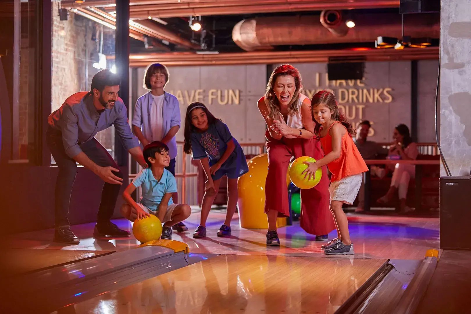 atlantis the palm orient dubai familienspass bowling the family project luxus familie kinder reisen