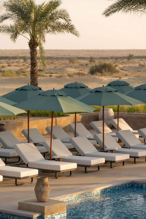 Bab Al Shams Desert Resort Dubai Familienluxusreisen TheFamilyProject Liegen
